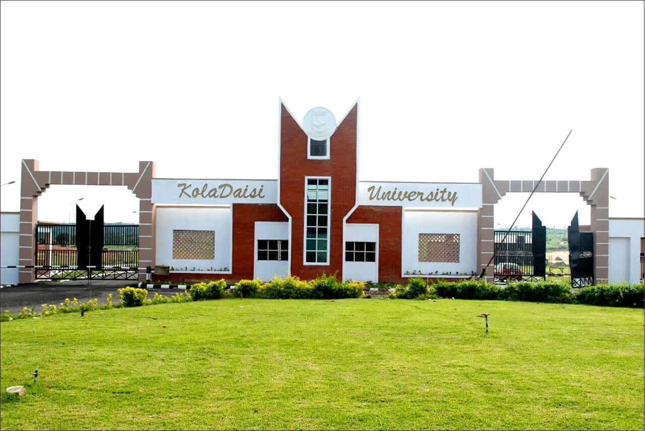 KolaDaisi University Convocation Ceremony